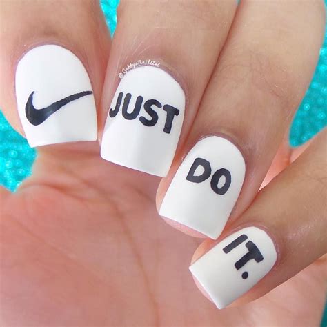 Nails nike design 